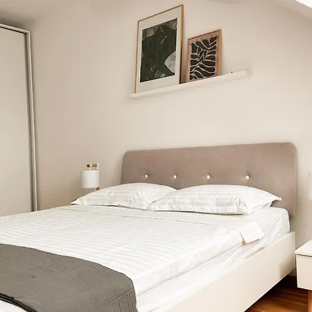 Downtown C22 Apartment *