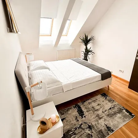 Apartment Downtown C22 *